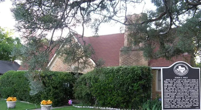 Alla's Historical Bed and Breakfast, Spa and Cabana