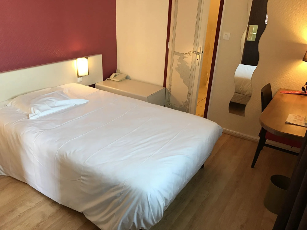 Logis Hôtel Au Chêne Vert