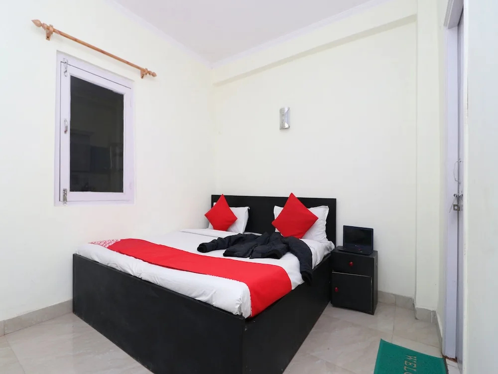 OYO Home 14130 Comfy 2BHK