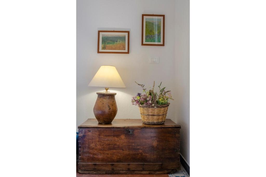 ALTIDO Charming House for 12, with Patio in Vernazza