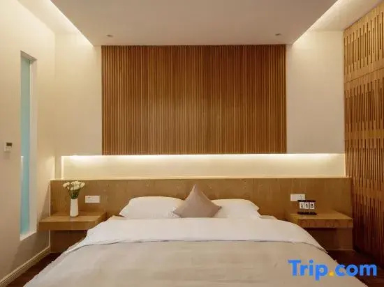Double Suite (full double bed)