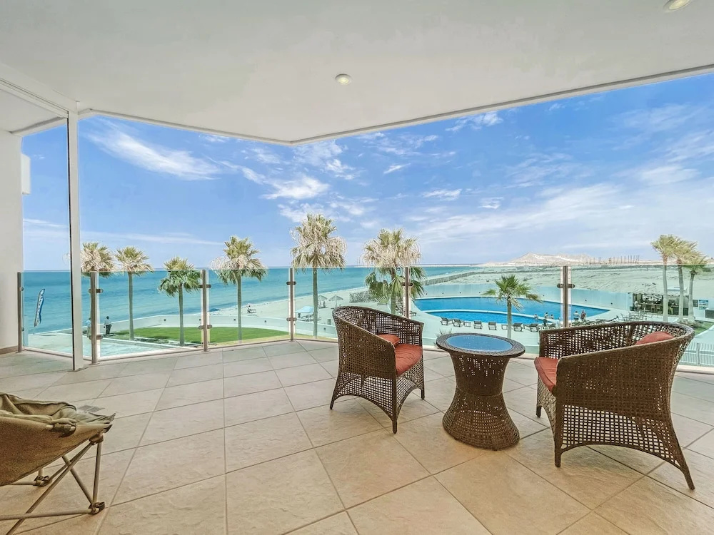 Hotel Esmeralda Beach Resort