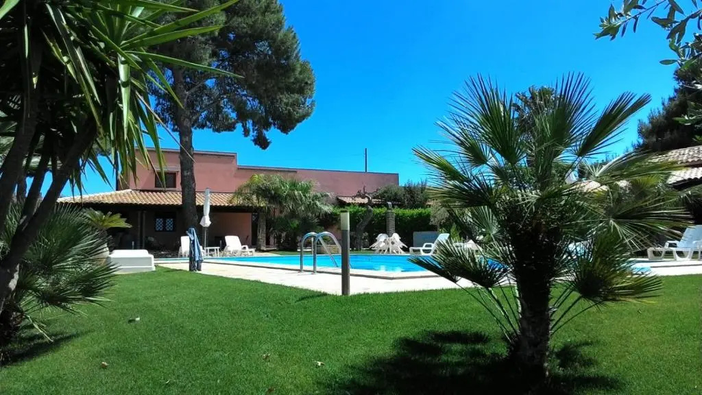 2 Bedrooms Cottage with garden view