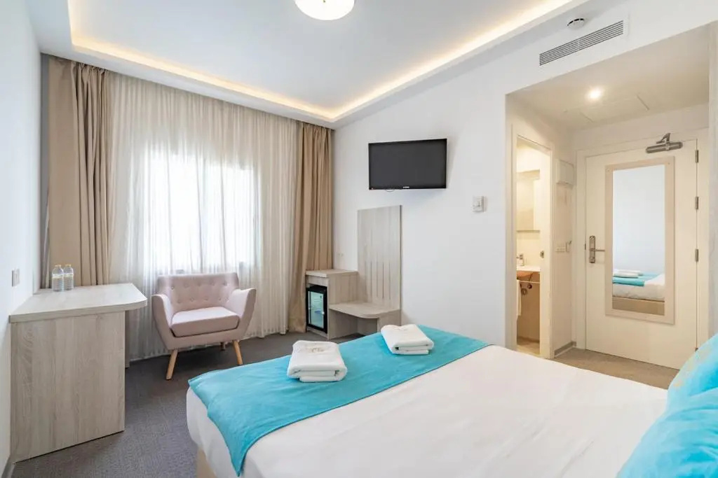 Standard Double room (full double bed)