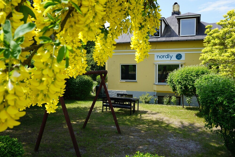 Sandvig Vandrerhjem "Nordly" by null