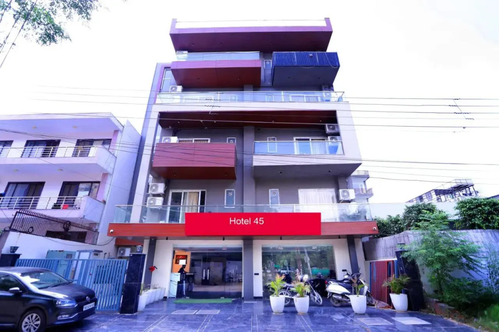 Gurgaon Hotel 45