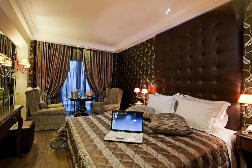 Junior Suite with balcony and with view