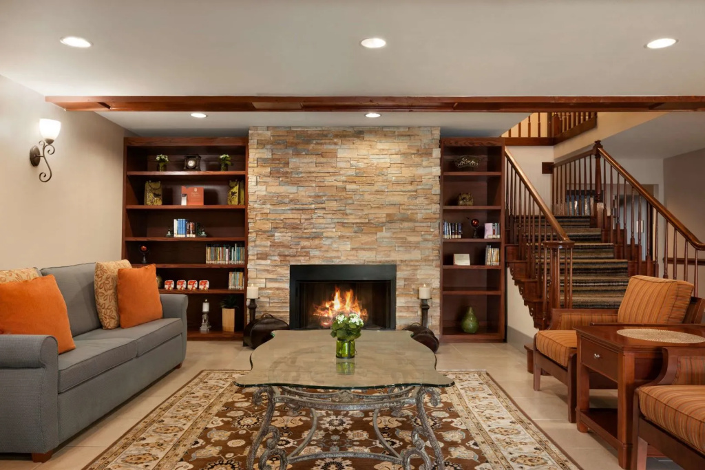 Lobby & Reception