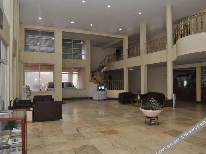 Lobby & Reception