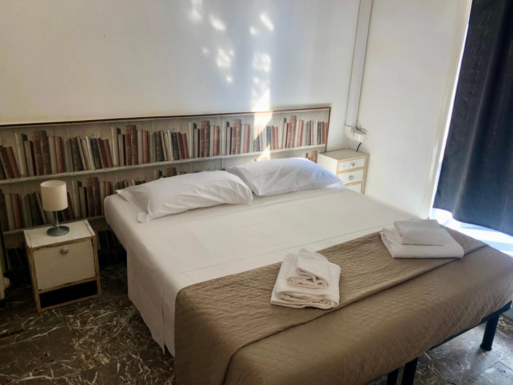Silton's Room — 3