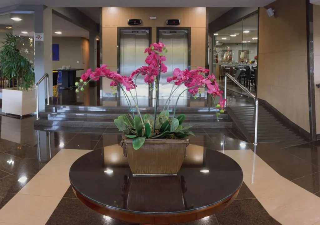 Lobby & Reception