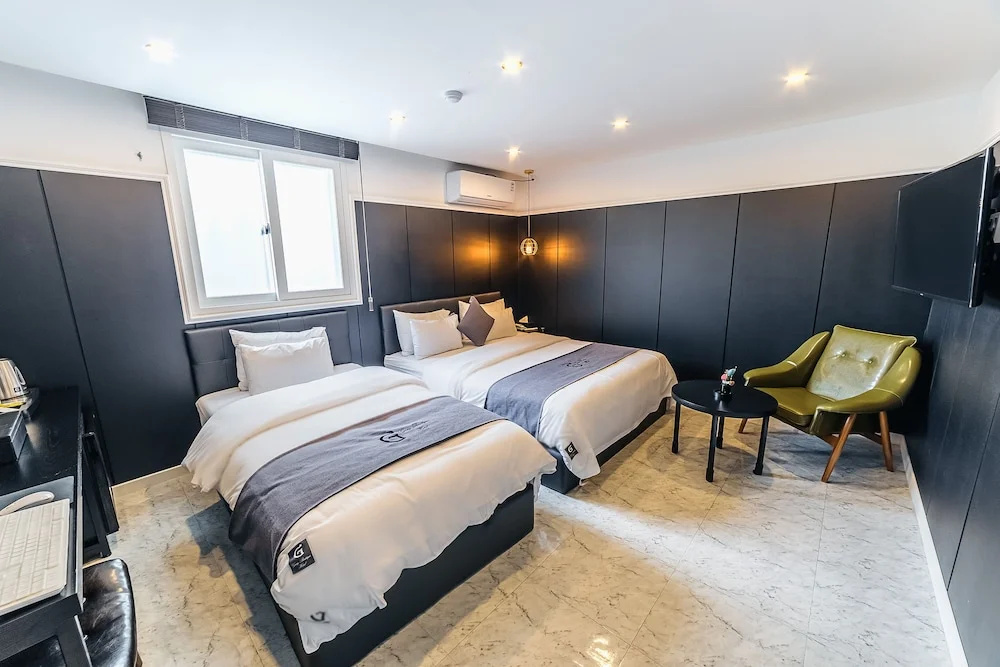 Deluxe Double room (twin beds)