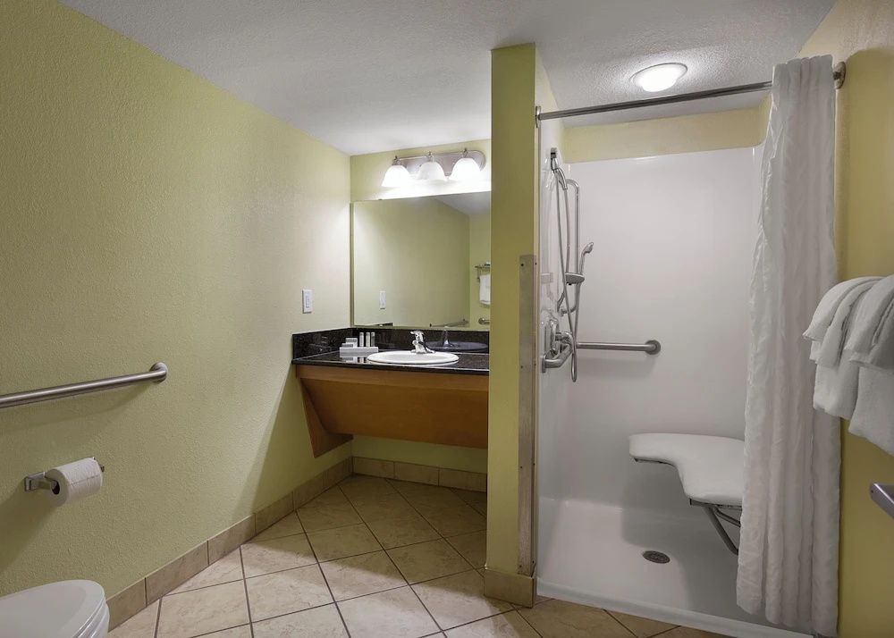 2 Bedrooms Standard room with balcony and oceanfront