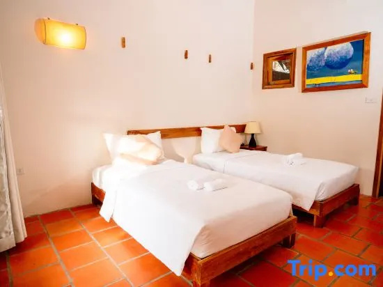 Double Bungalow with garden view (twin beds)