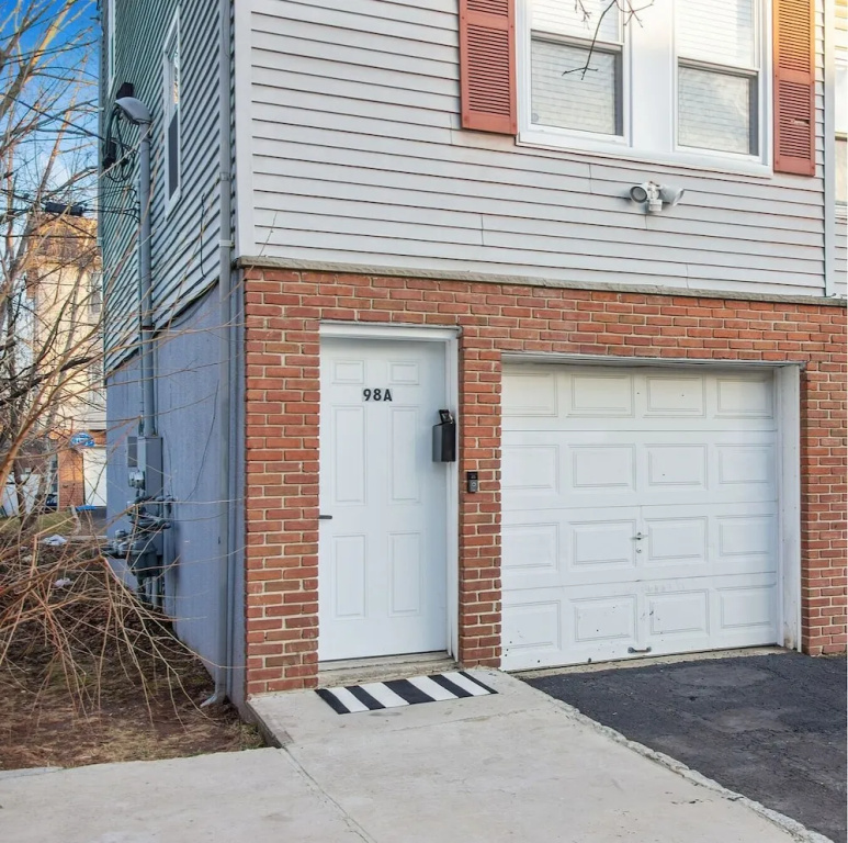 Hillyer Manner - Comfy Townhouse In Great Location! 3 Bedroom Townhouse by Redawning