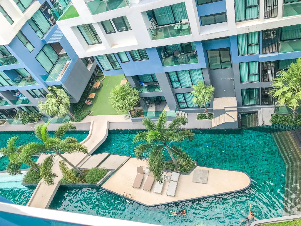 Standard Double room with pool view (full double bed)