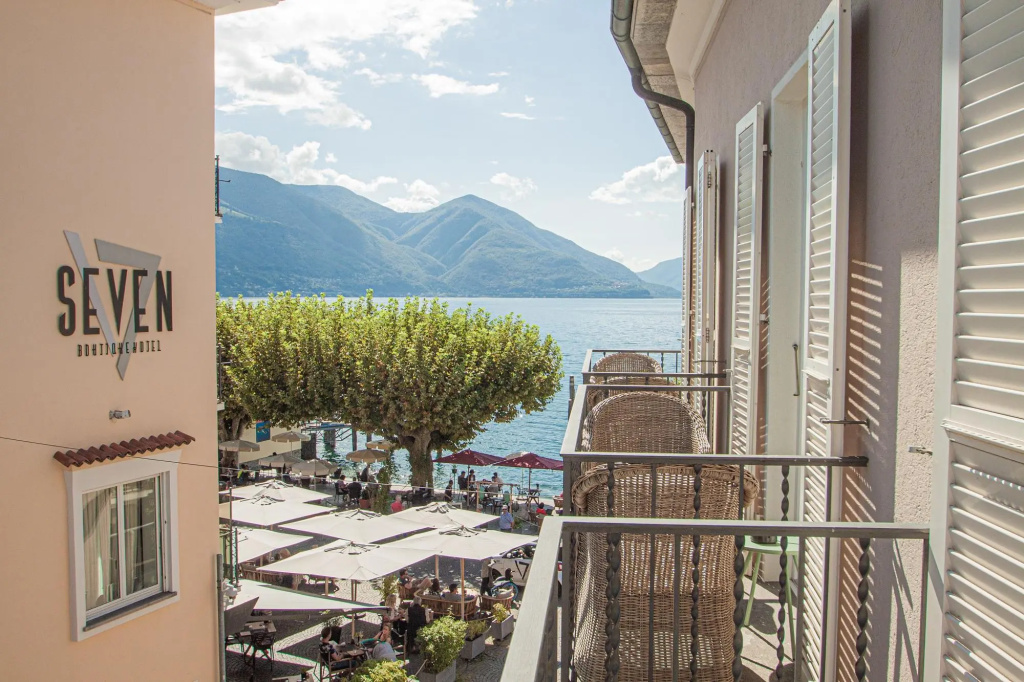 Standard Double room with balcony and with partial view (full double bed)