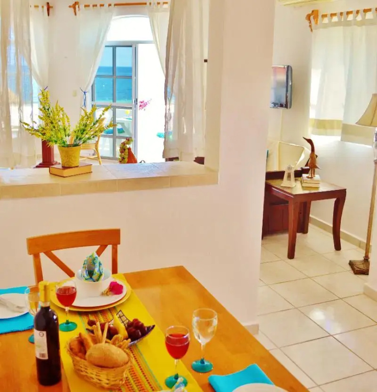 Suite with balcony and with partial ocean view