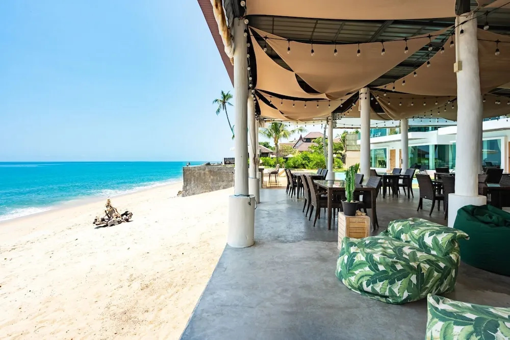 Beach & Waterfront