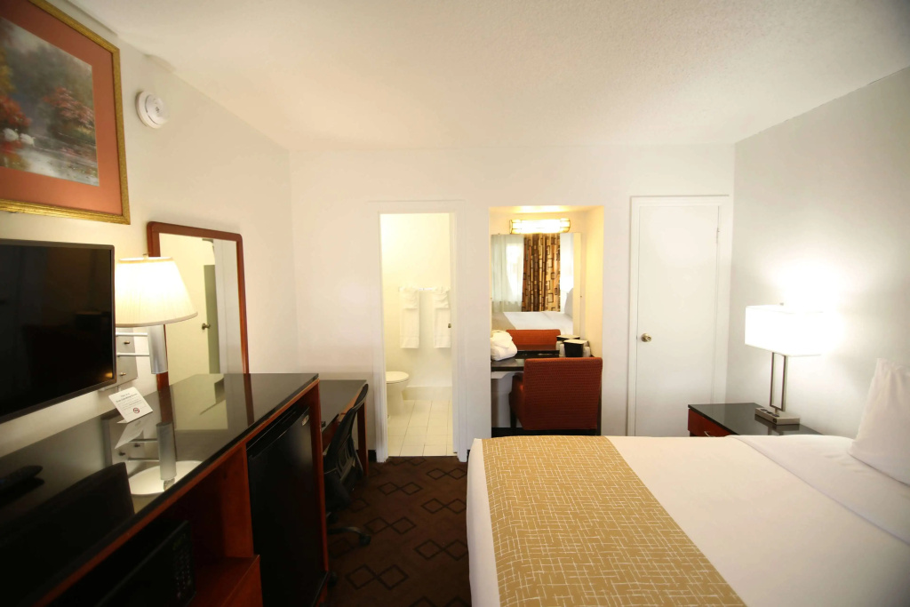 Travelodge by Wyndham Burbank-Glendale — фото