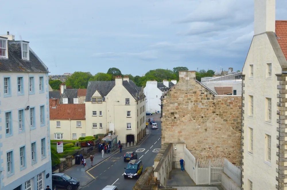 1 Bedroom Apartment On Royal Mile