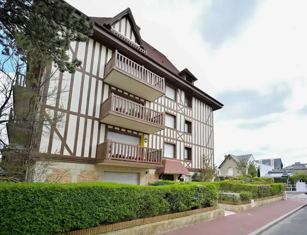 Very Nice Apartment With Balcony - 4p/1br - 600m From the Beach