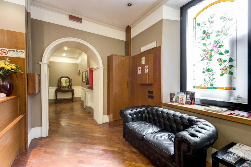 Lobby & Reception