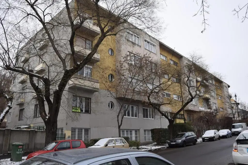 Bleak House - Bauhaus home in the heart of Budapest