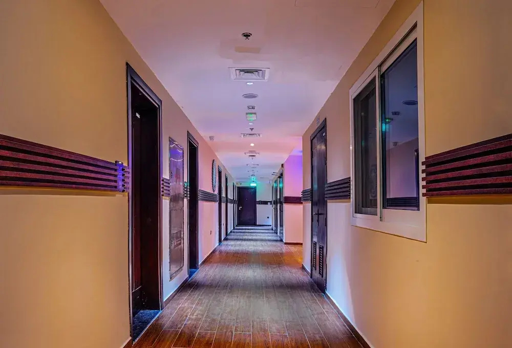 Lobby & Reception
