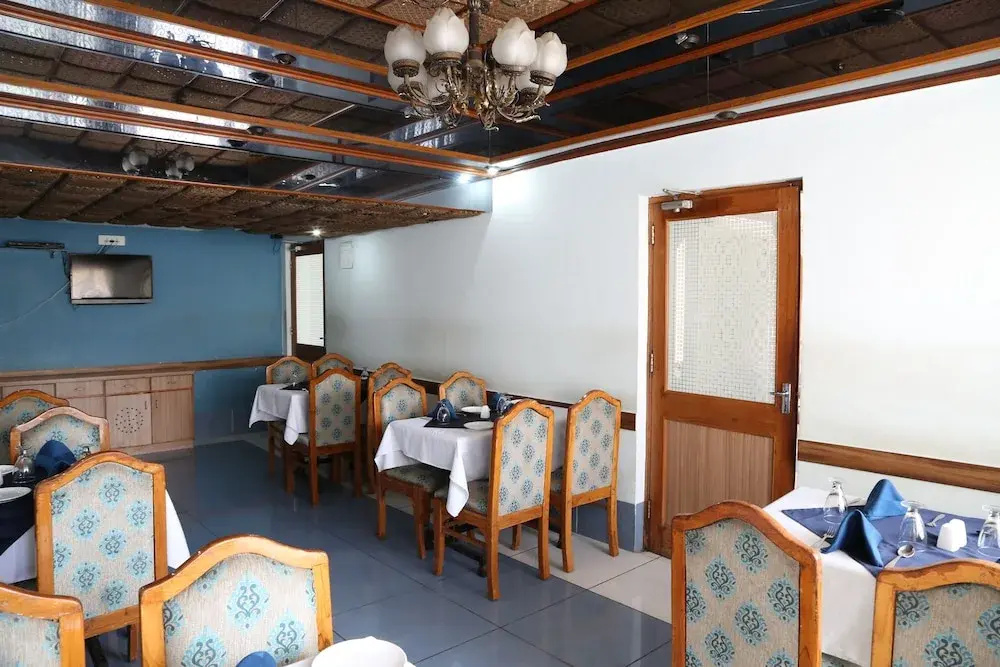 OYO 8997 Angeethi Hotel - Général