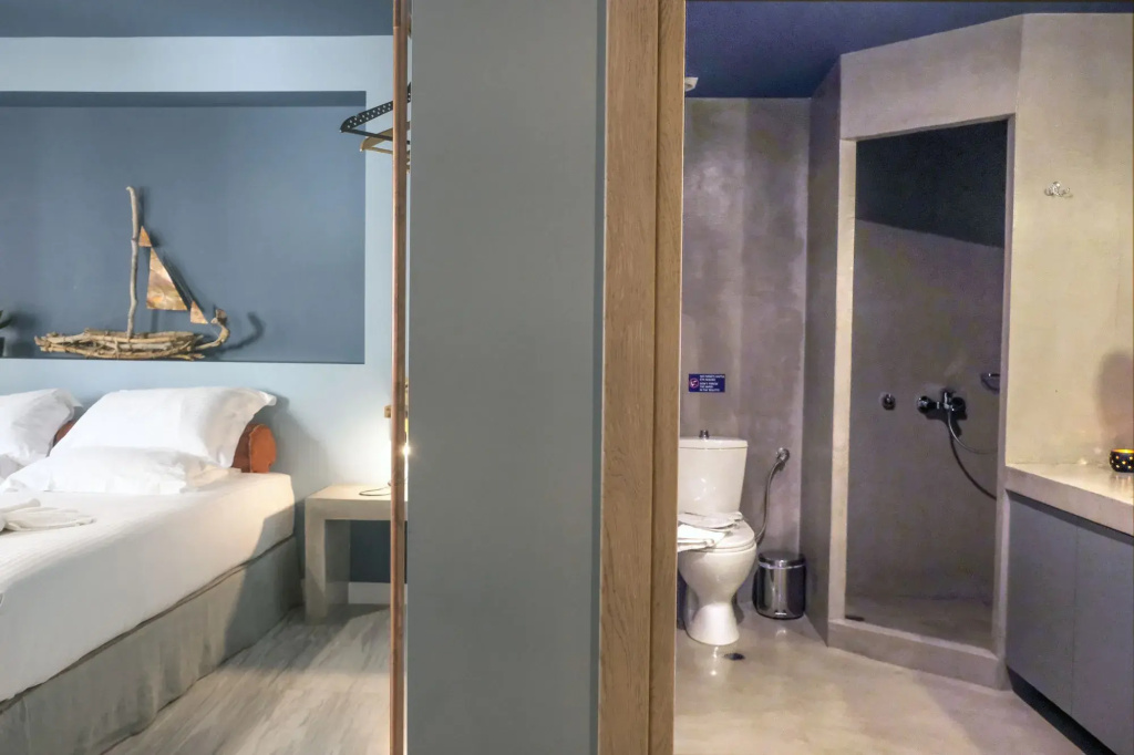 Lotus Center Hotel, ,