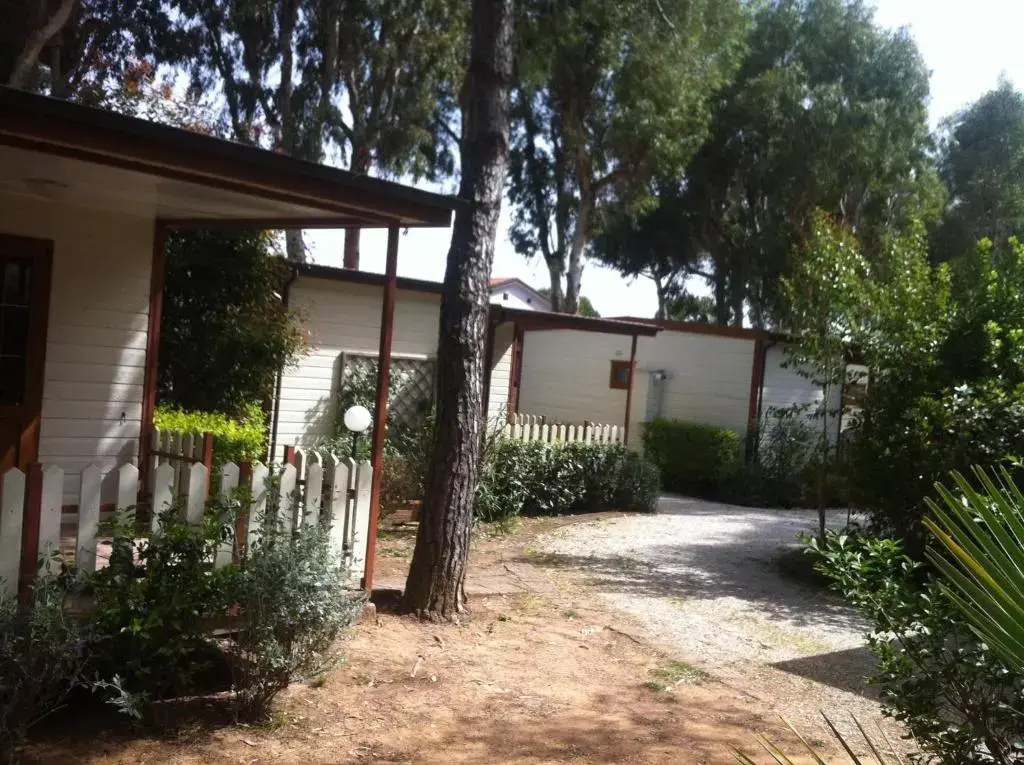 2 Bedrooms Bungalow