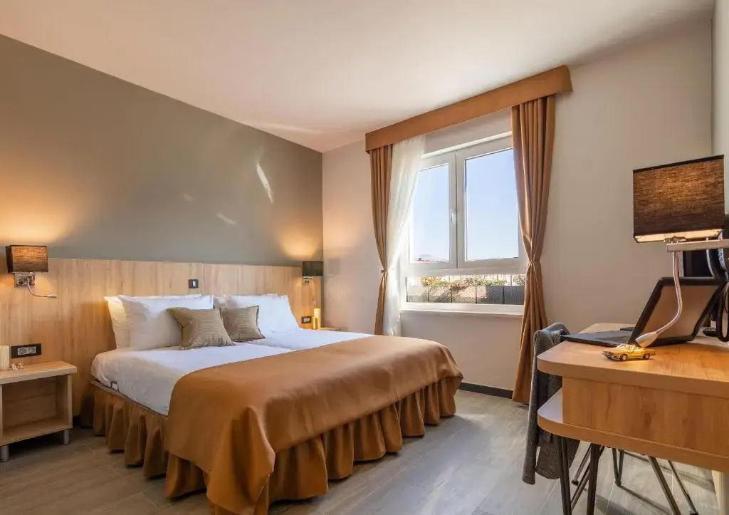 Standard Double room (full double bed)