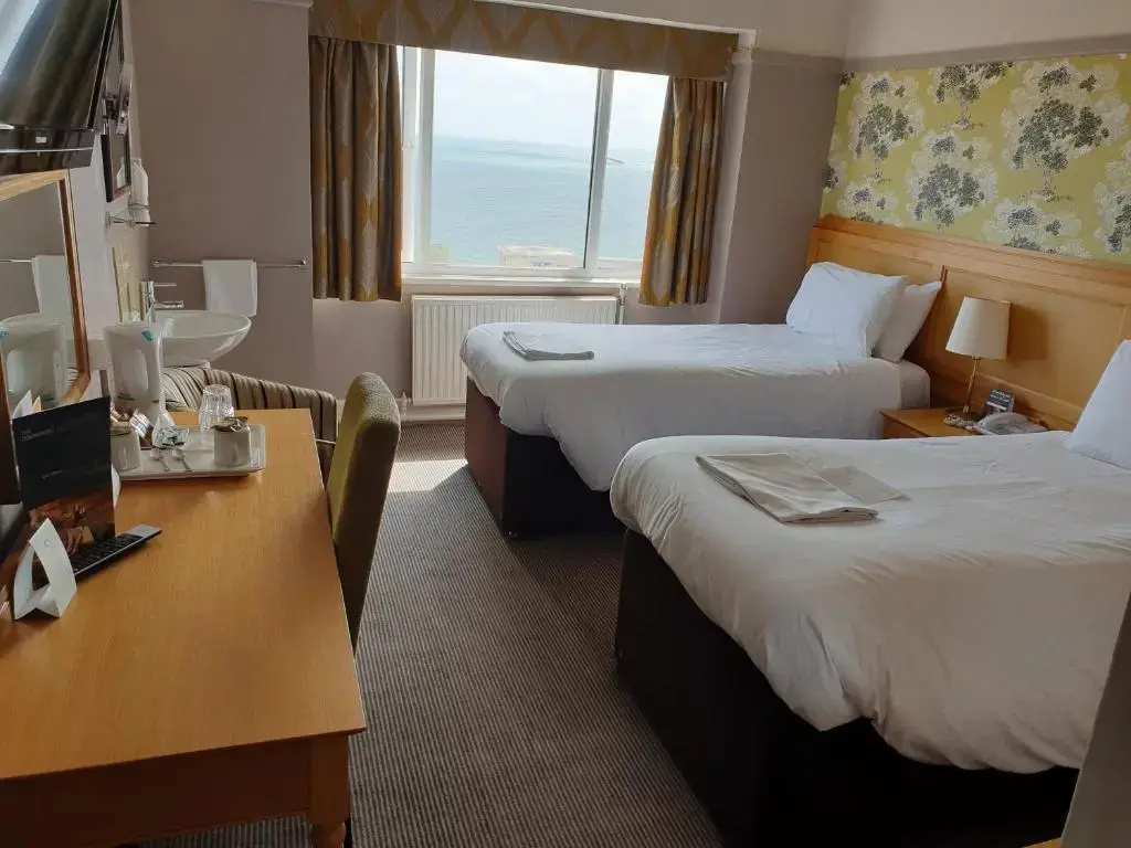Standard Double room with sea view (twin beds)