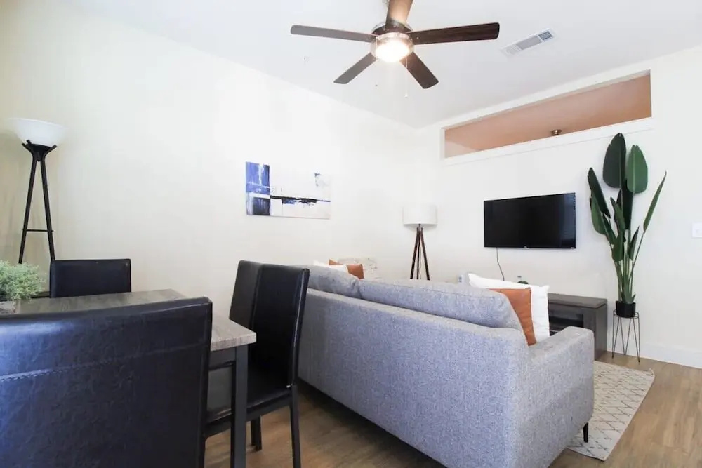 Refresh Tanglewood Spacious 1BR in Uptown Houston