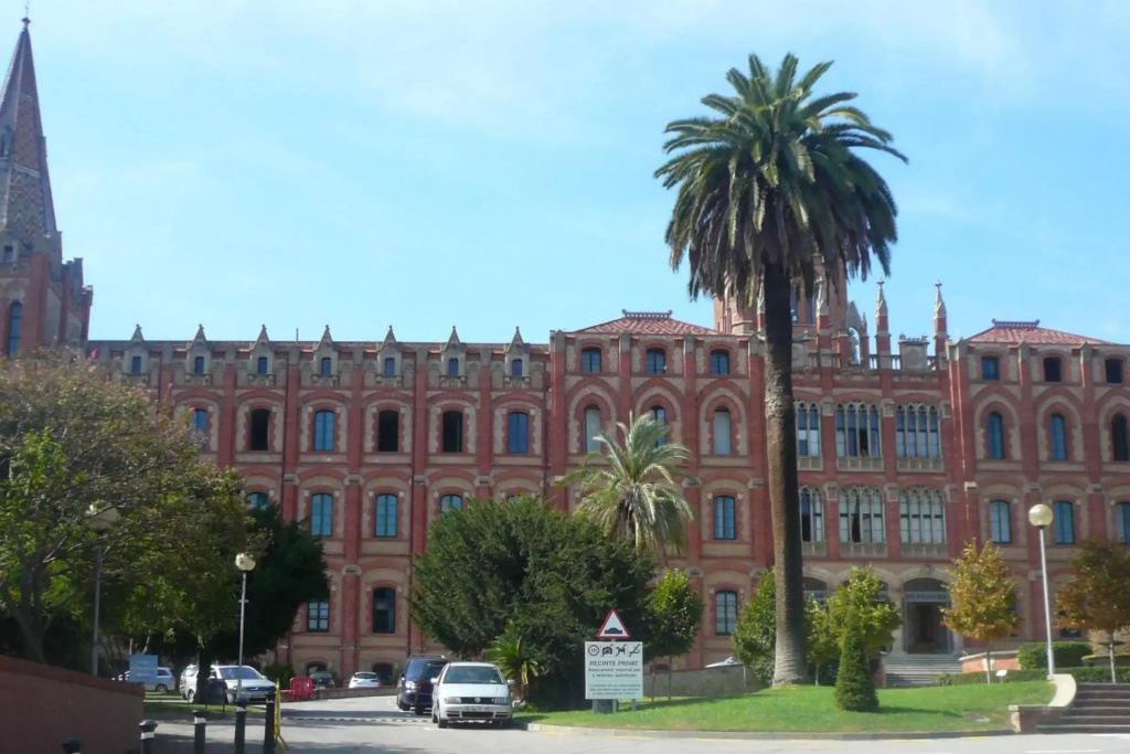 NEW! Apartment in Sarria near Metro