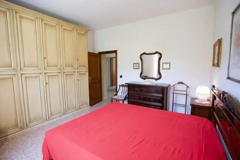 4 Bedrooms Villa