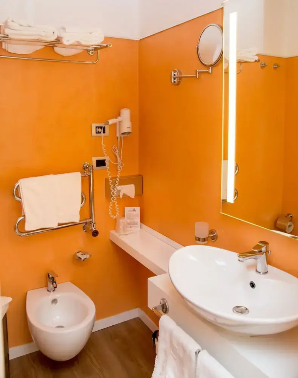 Superior Double room with balcony and with garden view (full double bed)
