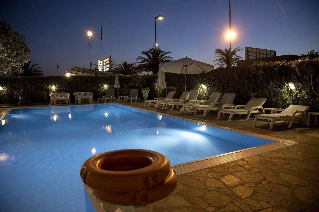 Hotel photo 11