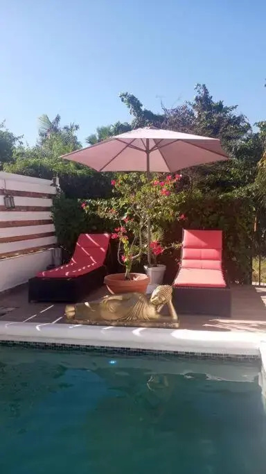 Beach house with nice private pool ,baie orientale