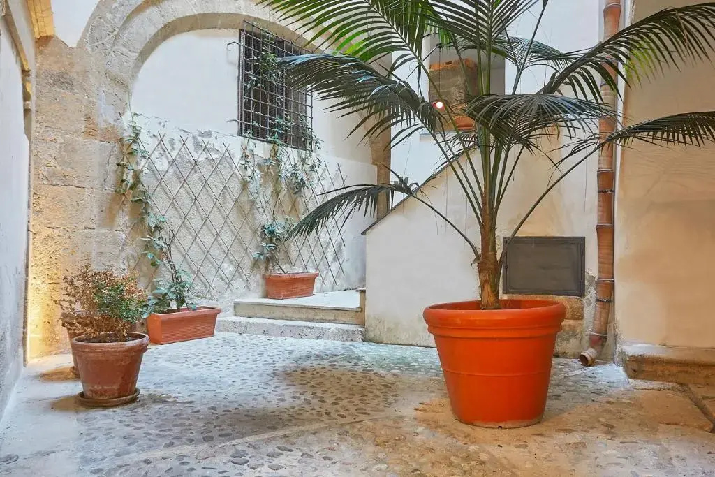 "Guttuso tribute suite" experience apartment