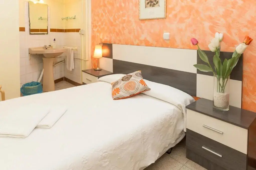 Economy room