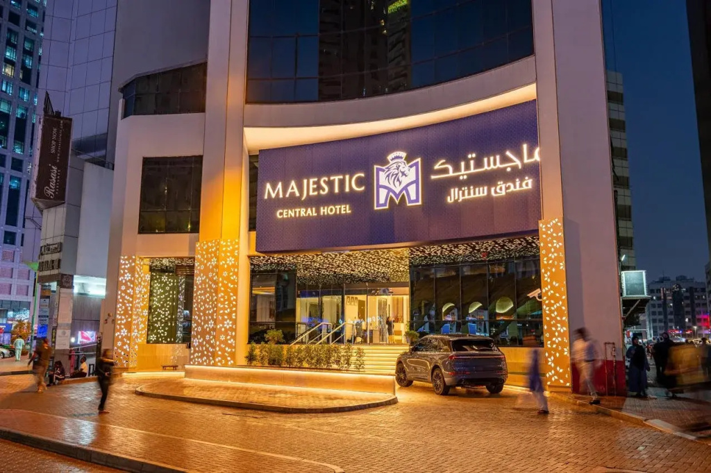Majestic Central Hotel — фото