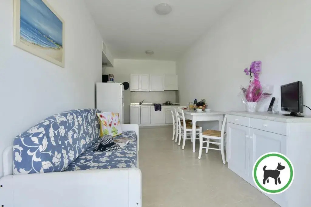1 Bedroom Basement Apartment with pool view