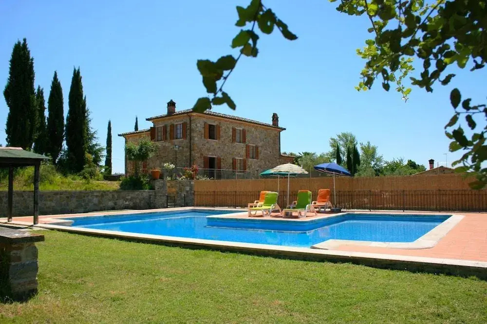 Stunning private villa for 8 guests with private pool, WIFI, TV, terrace, pets allowed and parking - фото 14