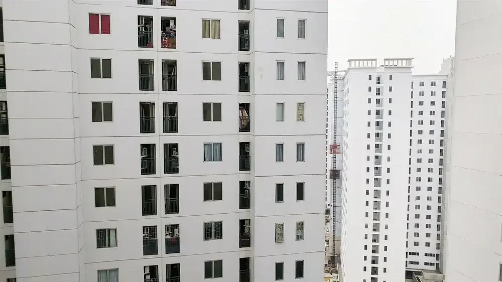 2BR Near Shopping Centre Bassura Apartment