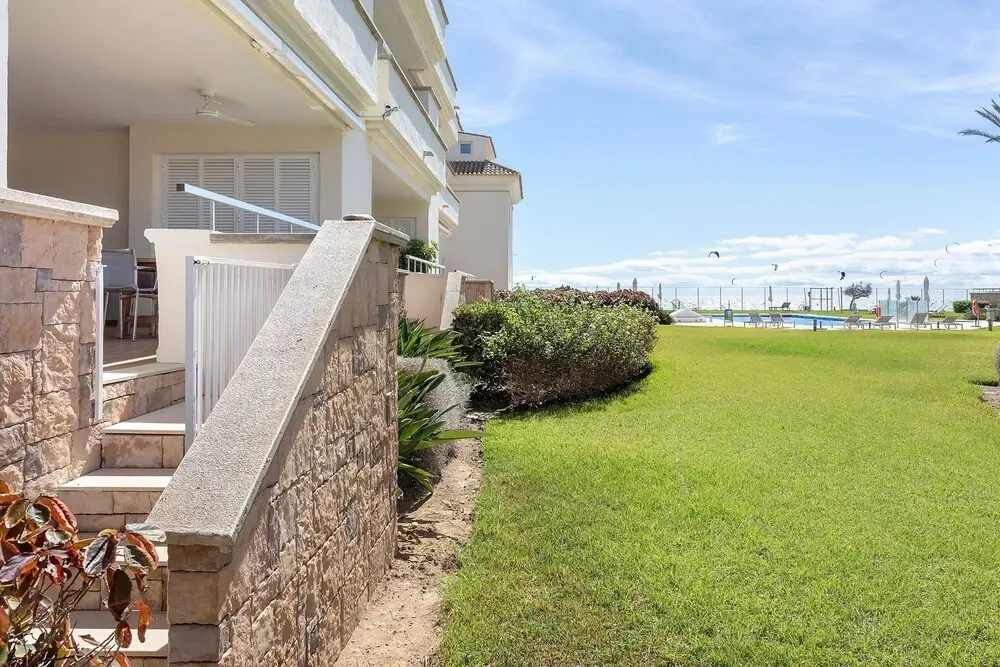 Bright Apartment Front of Beach Guadalmansa Beach