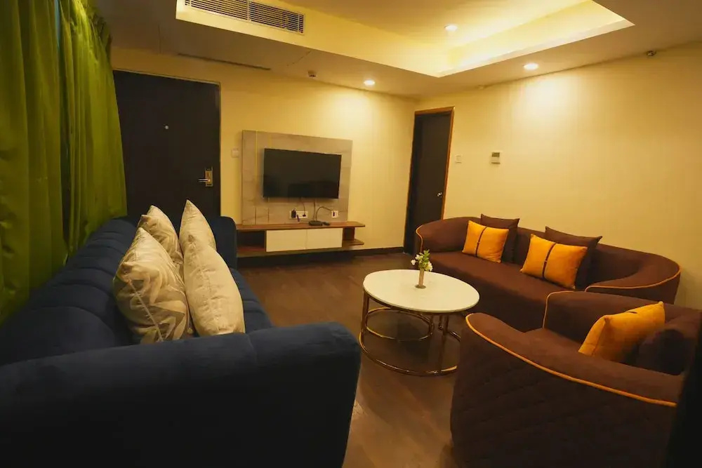 Lobby & Reception
