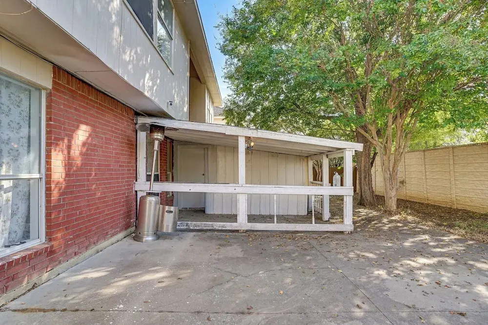 Large Families Welcome! Spacious Fort Worth Home