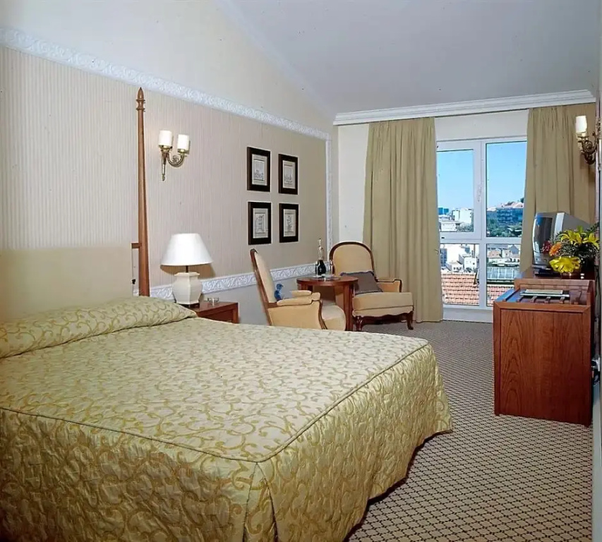 Standard room with city view